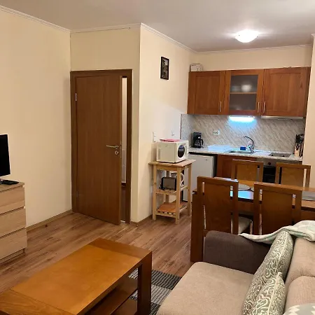 Daire Charming Apartmnet Near Gondola And Bar Street *